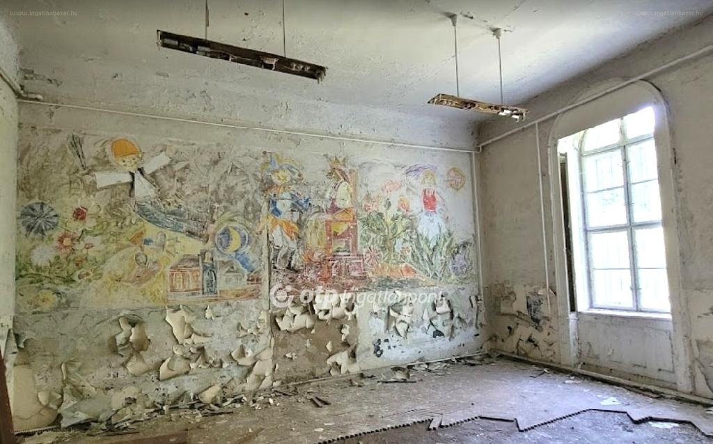 Golfpálya befektetőknek kínálják a negyed milliárdos Reviczky-kastélyt